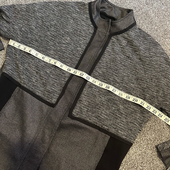 Lululemon Cocoon Car Coat size small - Picture 5 of 10